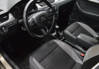 Подержанный автомобиль Skoda Rapid Liftback 2019 года (10 фото)