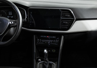 Подержанный автомобиль Jetta VS7 2022 года (14 фото)