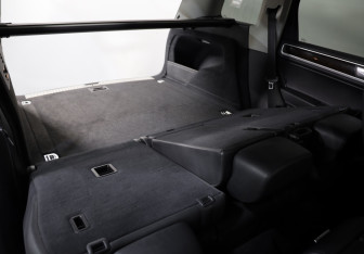 Подержанный автомобиль Volkswagen Touareg 2012 года (26 фото)