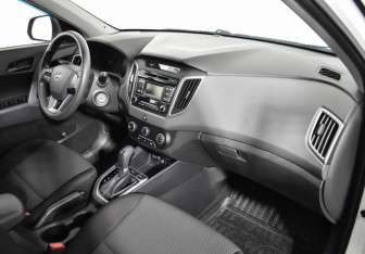 Подержанный автомобиль Hyundai Creta 2018 года (12 фото)