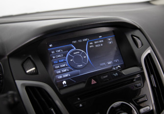 Подержанный автомобиль Ford Focus Hatchback 2012 года (18 фото)