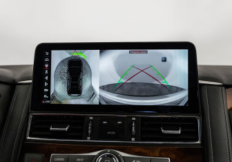 Подержанный автомобиль Infiniti QX80 2016 года (21 фото)