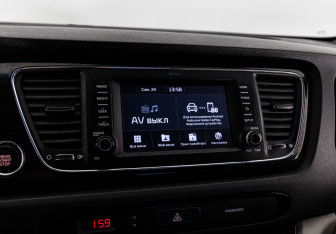 Подержанный автомобиль Kia Carnival 2019 года (15 фото)