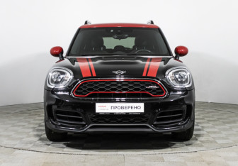 Подержанный автомобиль MINI Countryman 2019 года (2 фото)