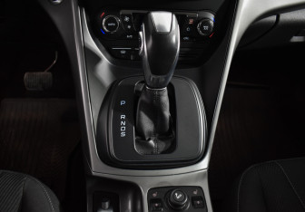 Подержанный автомобиль Ford Kuga 2014 года (18 фото)