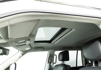 Подержанный автомобиль Infiniti QX80 2018 года (15 фото)