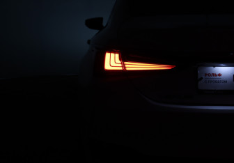 Подержанный автомобиль Lexus ES 2018 года (15 фото)