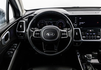 Подержанный автомобиль Kia Sorento 2021 года (12 фото)