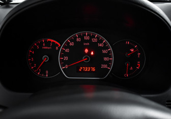 Подержанный автомобиль Suzuki SX4 Hatchback 2007 года (17 фото)
