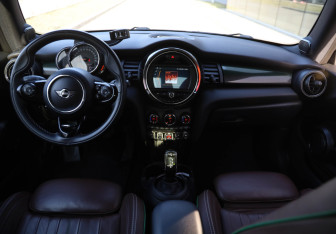 Подержанный автомобиль MINI Hatch 2019 года (11 фото)