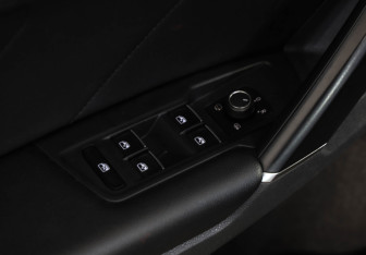 Подержанный автомобиль Volkswagen Tiguan 2017 года (22 фото)