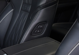 Подержанный автомобиль GAC GS8 2024 года (26 фото)