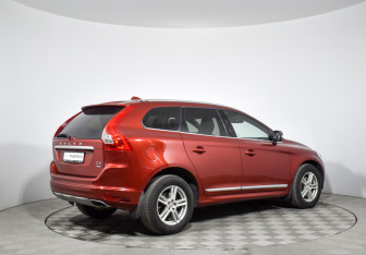 Подержанный автомобиль Volvo XC60 2015 года (5 фото)
