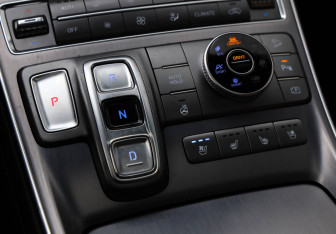 Подержанный автомобиль Hyundai Santa Fe 2022 года (19 фото)