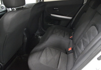 Подержанный автомобиль Kia Ceed Hatchback 2015 года (10 фото)
