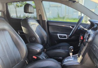 Подержанный автомобиль Opel Antara 2010 года (11 фото)