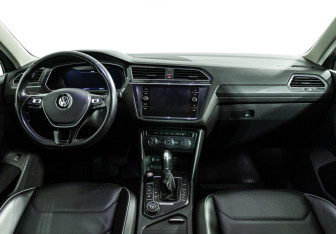 Подержанный автомобиль Volkswagen Tiguan 2017 года (13 фото)