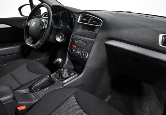 Подержанный автомобиль Citroen C4 Sedan 2013 года (14 фото)