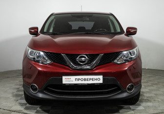 Подержанный автомобиль Nissan Qashqai 2014 года (2 фото)