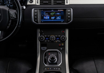 Подержанный автомобиль Land Rover Range Rover Evoque 2015 года (15 фото)