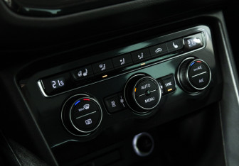 Подержанный автомобиль Volkswagen Tiguan 2017 года (21 фото)