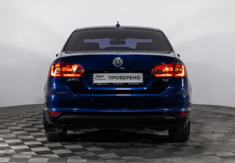 Подержанный автомобиль Volkswagen Jetta Sedan 2011 года (6 фото)
