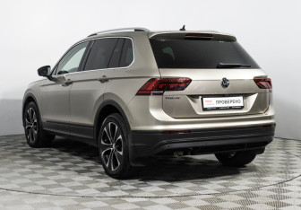 Подержанный автомобиль Volkswagen Tiguan 2019 года (7 фото)