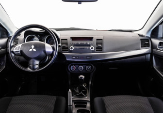 Подержанный автомобиль Mitsubishi Lancer Sedan 2008 года (10 фото)
