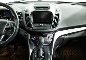 Подержанный автомобиль Ford Kuga 2018 года (14 фото)