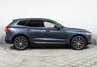 Подержанный автомобиль Volvo XC60 2019 года (4 фото)