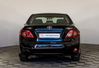 Подержанный автомобиль Toyota Corolla Sedan 2008 года (5 фото)