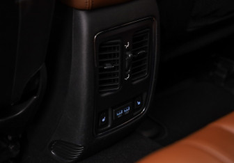 Подержанный автомобиль Jeep Grand Cherokee 2021 года (23 фото)