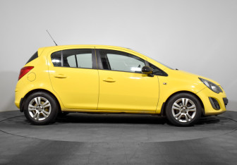 Подержанный автомобиль Opel Corsa 2013 года (4 фото)