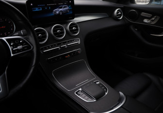 Подержанный автомобиль Mercedes-Benz GLC Coupe 2020 года (15 фото)
