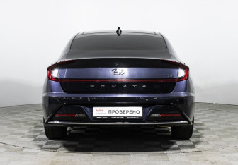 Подержанный автомобиль Hyundai Sonata 2019 года (6 фото)