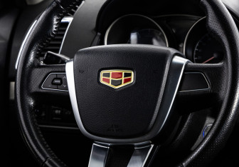 Подержанный автомобиль Geely Emgrand X7 2016 года (11 фото)