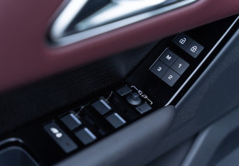 Новый Land Rover Range Rover Velar 2025 (23 фото)