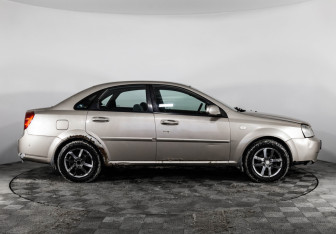 Подержанный автомобиль Chevrolet Lacetti Sedan 2006 года (4 фото)