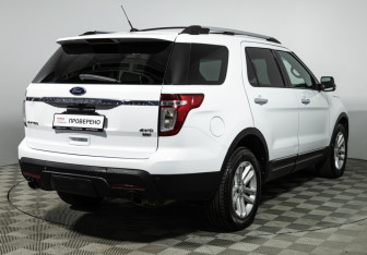 Подержанный автомобиль Ford Explorer 2014 года (5 фото)