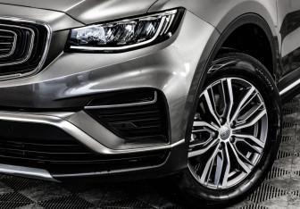 Подержанный автомобиль Geely Atlas Pro 2024 года (2 фото)