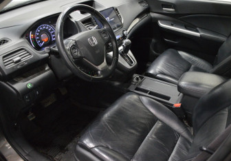 Подержанный автомобиль Honda CR-V 2014 года (9 фото)