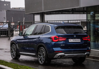 Подержанный автомобиль BMW X3 2021 года (7 фото)