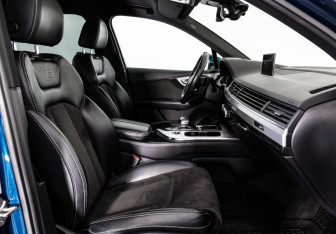 Подержанный автомобиль Audi Q7 2018 года (25 фото)