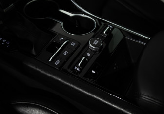 Подержанный автомобиль Kia K5 2020 года (18 фото)
