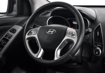 Подержанный автомобиль Hyundai ix35 2015 года (15 фото)