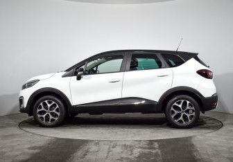 Подержанный автомобиль Renault Kaptur 2017 года (8 фото)