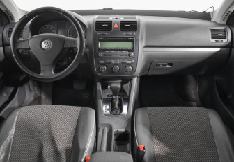 Подержанный автомобиль Volkswagen Jetta Sedan 2008 года (13 фото)