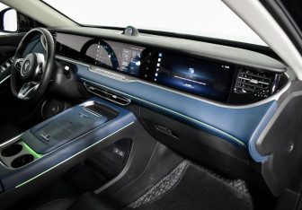 Подержанный автомобиль Voyah Free 2023 года (14 фото)