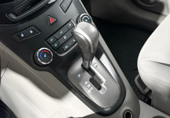 Подержанный автомобиль Chevrolet Orlando 2012 года (11 фото)