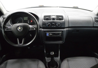 Подержанный автомобиль Skoda Fabia Hatchback 2013 года (14 фото)